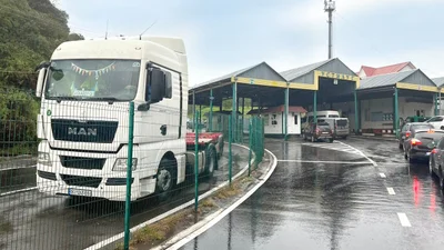 На кордоні в черзі можна не стояти - Auto24