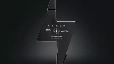 Tesla випустила текілу по 450 доларів за пляшку - Auto24