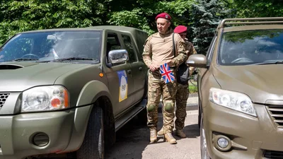 Британские фермеры снова привезли 32 пикапа - Auto24