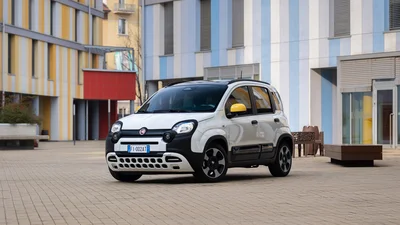Fiat открыл прием заказов на обновленную Panda в Европе