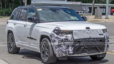 Шпигуни помітили рестайлінговий Jeep Grand Cherokee - Auto24