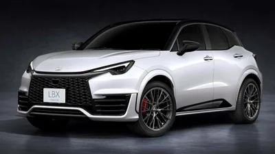 Lexus выпустил компактный кроссовер с 300-сильным мотором - Auto24