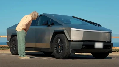 Колишній ведучий Top Gear Джеймс Мей проїхався на Tesla Cybertruck: відео - Auto24