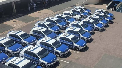 Поліція ПАР отримала партію нових VW Golf GTI - Auto24