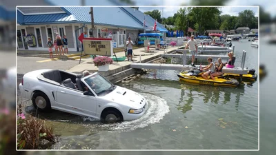 Ford Mustang навчили ходити по воді - Auto24