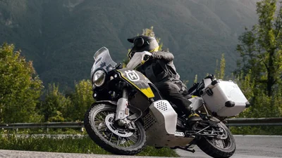 Туристична Husqvarna Norden 901 Expedition 2025: опис, фото, відео - Авто24