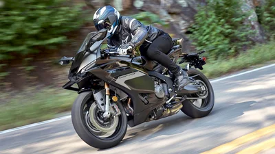 Yamaha YZF-R9 2025 року: опис, фото, відео, ціна - Auto24