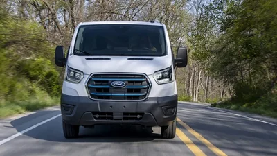 Ford зрівняв цінник E-Transit 2025 з дизельним "Транзитом" - Auto24