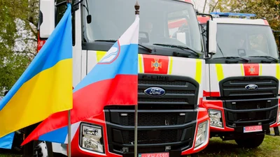 Словения передала пиротехникам магистральные тягачи - Auto24