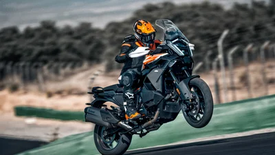 KTM 1390 Super Adventure S 2025: описание, фото, видео - Auto24