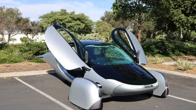 Aptera: перший серійний автомобіль-триколісник - Auto24
