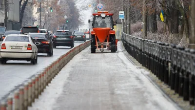 Как борются с гололедом в столице - Auto24