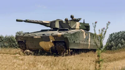 Доставлена напередодні Нового року БМП Lynx проходить випробування полем бою - Auto24