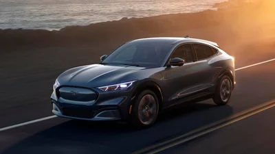 Дитина власника Ford Mustang Mach-E опинилася замкненою всередині, коли сіла АКБ - Auto24