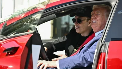 Дональд Трамп придбав собі електромобіль Tesla- Auto24