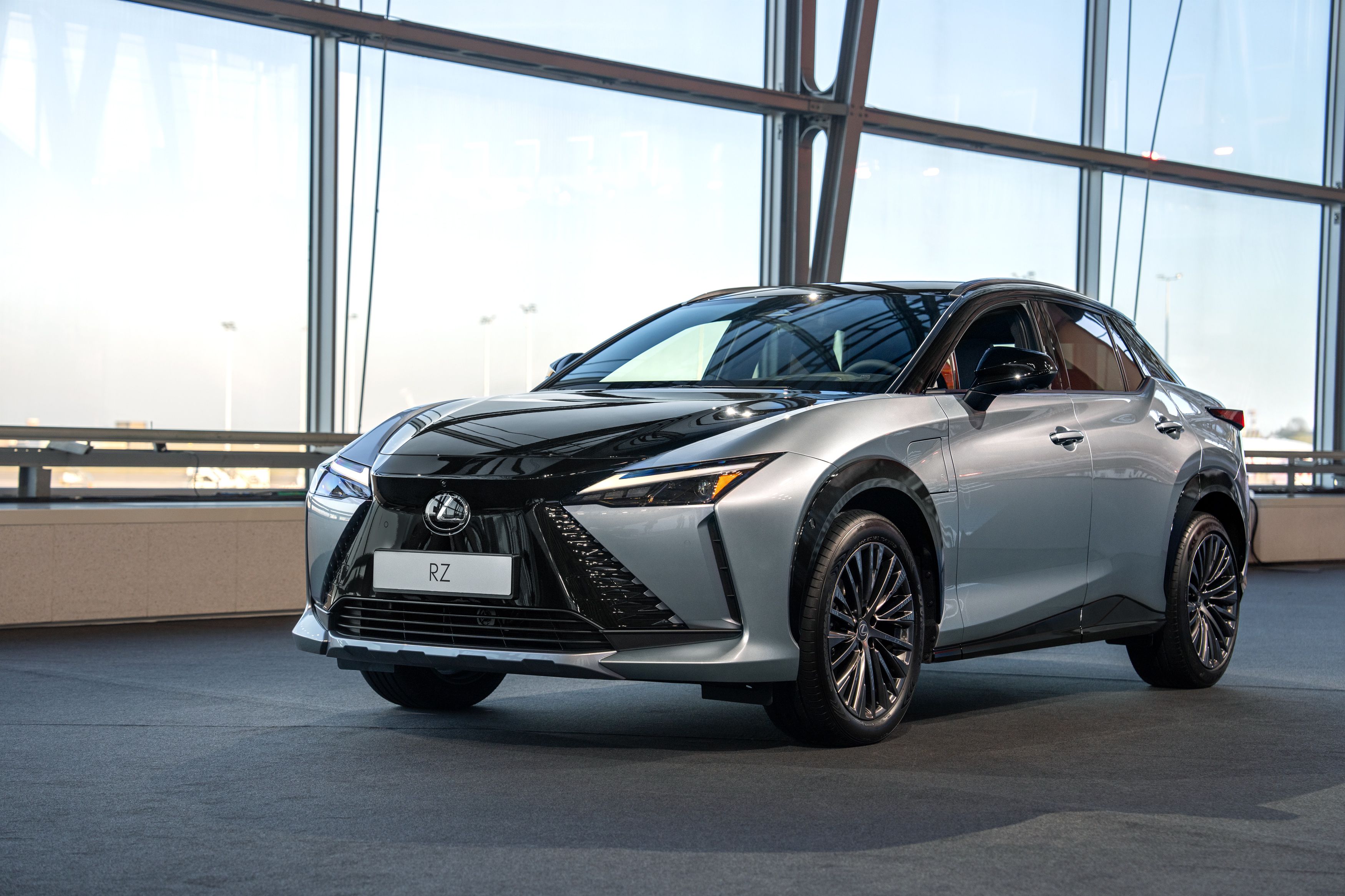 Lexus показал обновленный RZ - Auto24