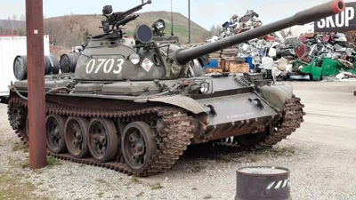 У Польщі з металобази півд охороною вкрали танк Т-55 - Auto24