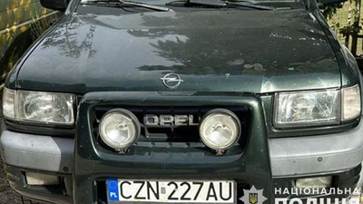 Отримані від продажу "гуманітарних" позашляховиків долари волонтера не встигли потішити- Auto24