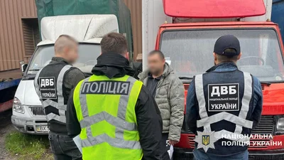 Викрили ще одного "бігунка", який допомагав отримати "права" - Auto24