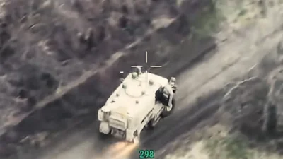 Видео эвакуации бронеавтомобиля в зоне боевых действий - Auto24