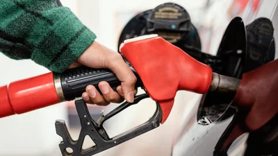 Чистый бензин можно будет найти на АЗС до 1 января 2026 года - Auto24
