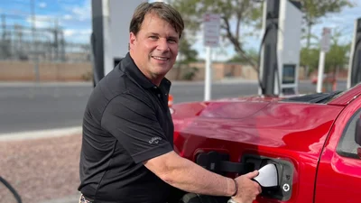 Гендиректор Ford пророкує США програш китайському автопрому, чиї електромобілі кращі та сучасніші - Auto24