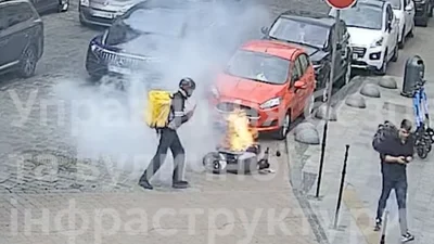 Пожар электрического скутера во Львове: видео - Auto24