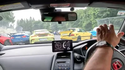 Водитель Honda S600 снял масштабную аварию на Нюрбургринге: видео - Auto24