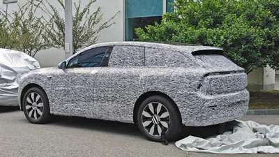 Китайская AUDI тестирует свой первый кроссовер: фото - Auto24