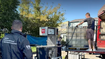 У Києві прикрили ще дві нелегальні АЗС - Auto24