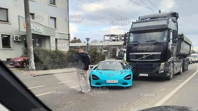 Во Львове разбили McLaren 750S Spider, который уже попадал в ДТП в этом году: фото - Auto24