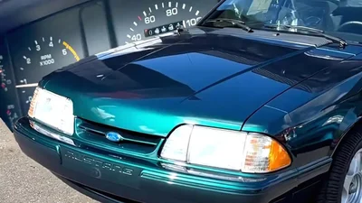 Mustang 1992 року продали за $149 000 — дорожче за новий Porsche 911 - Auto24