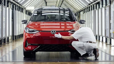 Вывеска "закрыто" уже готова: завод VW в Дрездене с середины декабря прекратит работу навсегда - Auto24