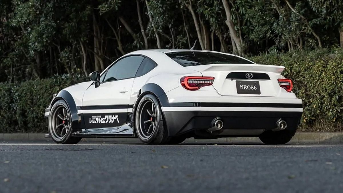 Toyota GR 86 отримала ретро-кіт AE86 з висувними фарами та духом