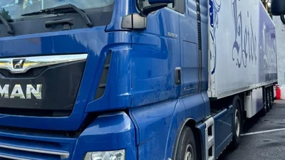 Водитель MAN TGX по дороге за границу взялся подвезти уклониста - Auto24