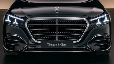 Mercedes S-Class имеет фары, светящие на 600 метров и проецирующие подсказки прямо на дорогу
