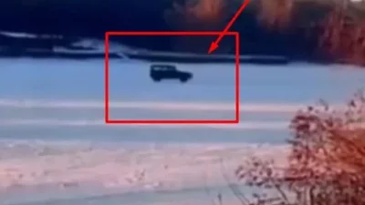 Авто провалилось під лід на Київському морі: загинула людина, тривають пошуки