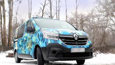 Волонтери свій службовий бусик віддали на переробку реанімобіль