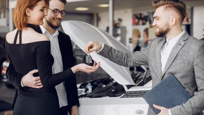 Авторинок у лютому просів на 15%: що насправді відбувається