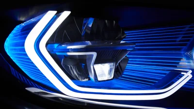 Заміна лазерної фари BMW M4 шокувала власника: ремонт коштує понад $9000