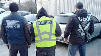 Офицер ТЦК из Закарпатья требовал у предпринимателя переписать две машины на свою родственницу