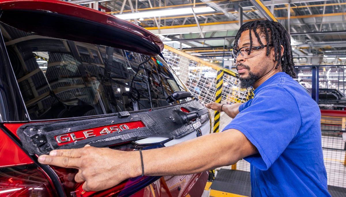 як працює головний завод Mercedes у США