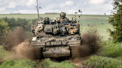Легкі броньовані "малолітражки" CVR(T) невдовзі прибудуть до України з Латвії