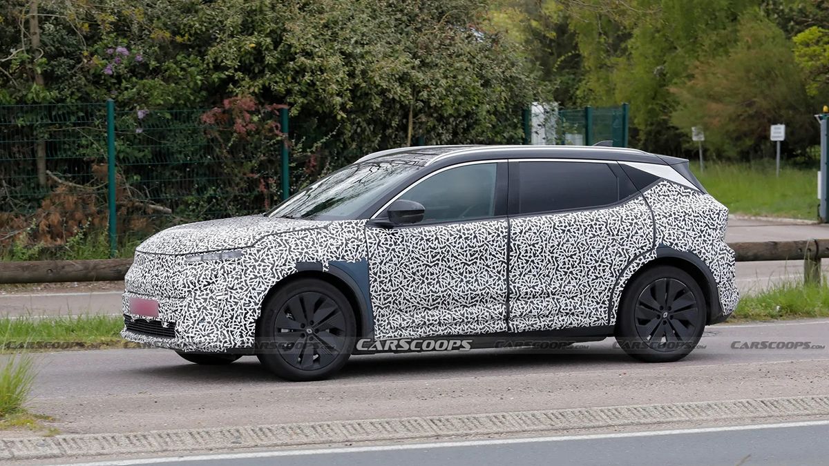 Оновлений Renault Scenic E-Tech 2027: перші фото та зміни