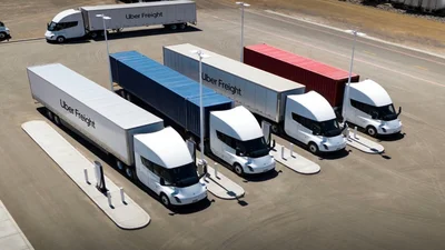 Tesla наконец запустила серийное производство аккумуляторного грузовика Semi