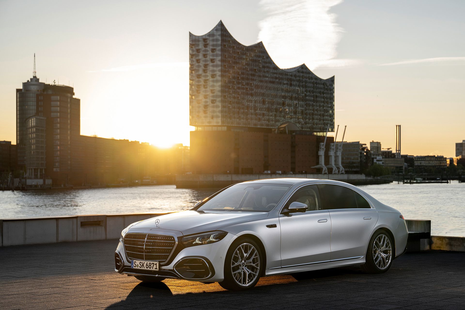 Оновлений Mercedes-Benz S-Class 2026: фото та технічні подробиці флагмана