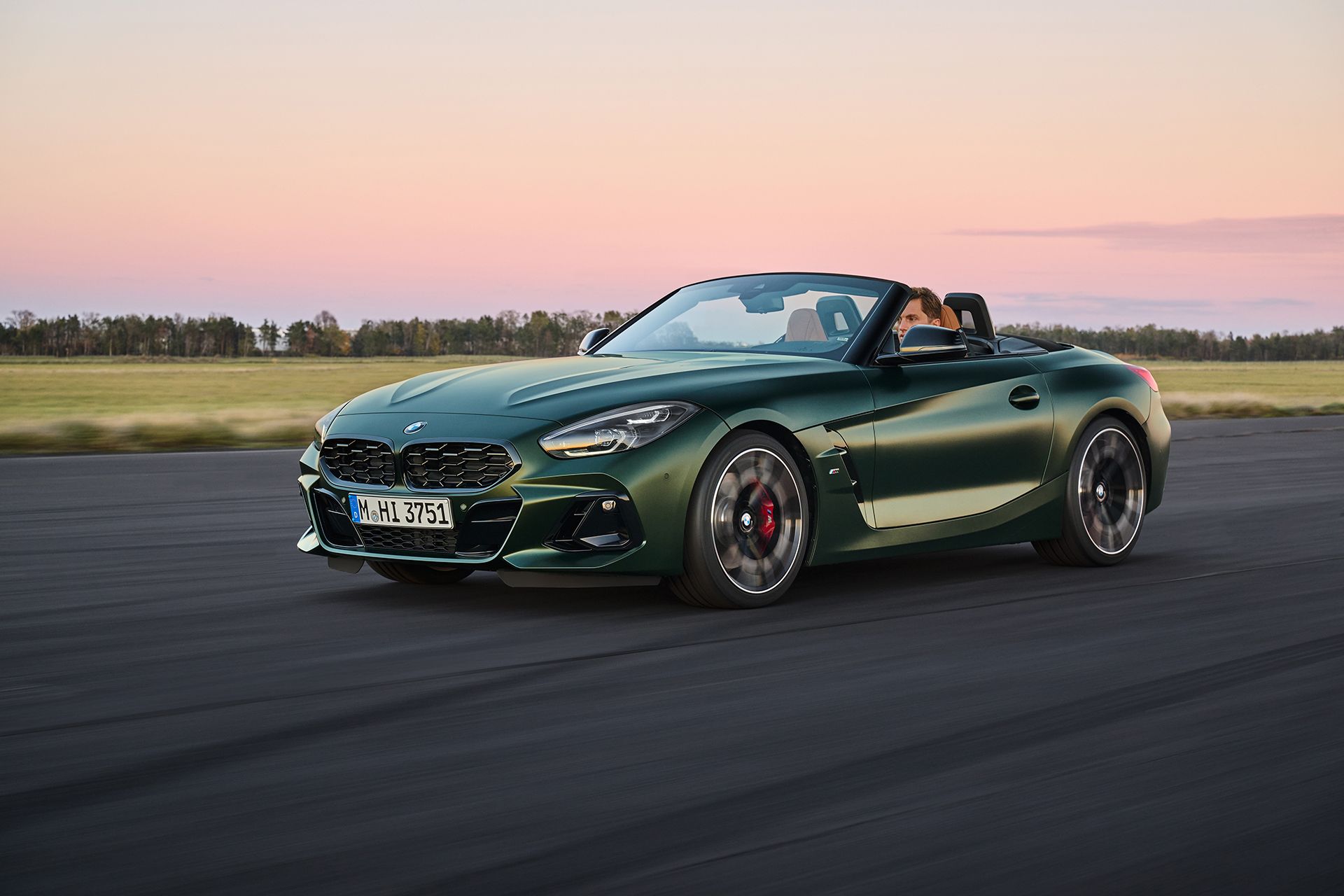 BMW Z4 знято з виробництва: історія та завершення епохи родстерів