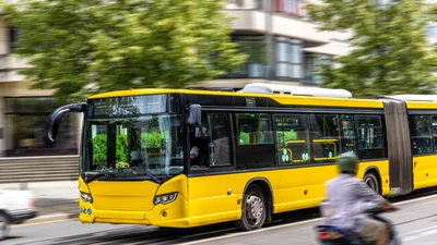 Ринок автобусів України у квітні 2026: нові машини просіли, вживані зростають