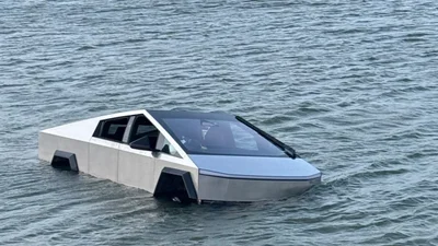Власник Tesla Cybertruck затопив пікап в озері та сів у в'язницю: подробиці