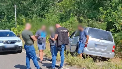 Военного за переправку уклониста в Молдову посадили на пять лет и это еще не все